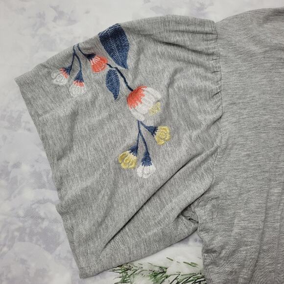 Cowgirl Legend Ruched Boho Embroidered Gray Bell Sleeve Top size Large - Picture 6 of 10